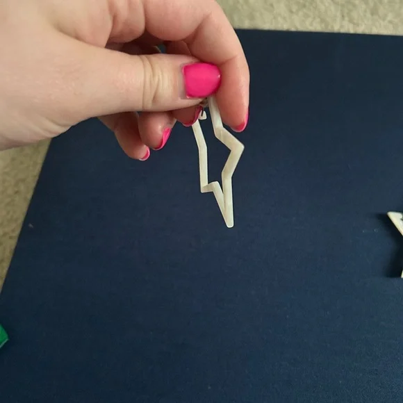 Star-Shaped hoop earrings - Picture 2 of 2